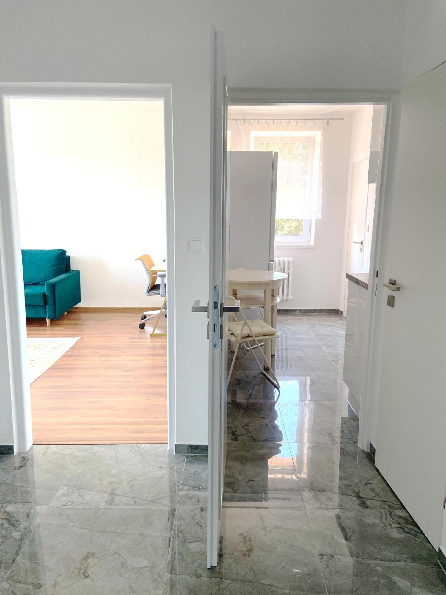 New Colorful Apartment With Big Balcony براتسيلافا المظهر الخارجي الصورة